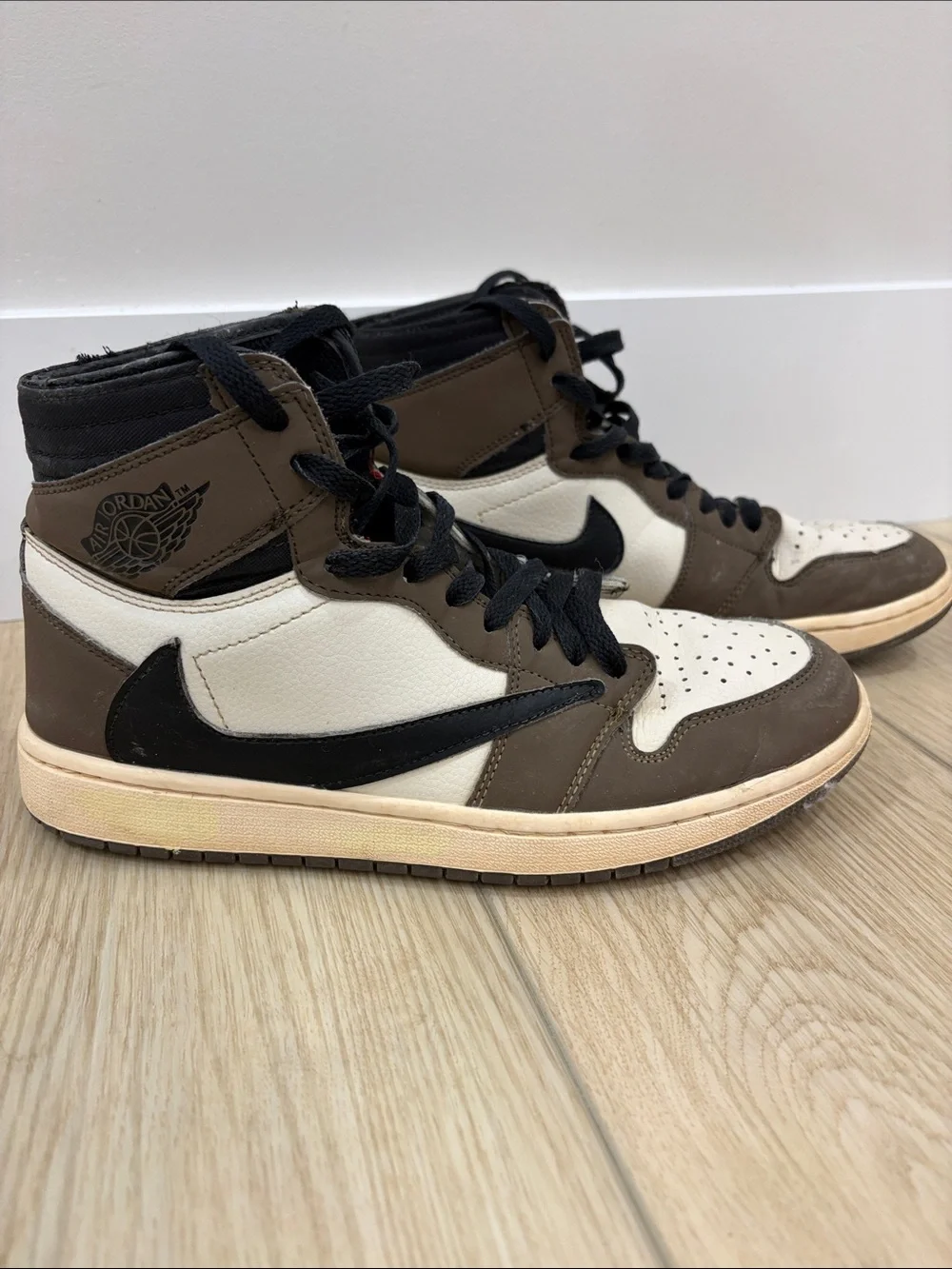 Nike Air Jordan 1 High OG Travis Scott Reverse Swoosh Mocha Brown White Black